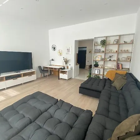 Untold! Lovely 1-Bedroom Rental Unit, Downtown Cluj-Napoca * Cluj-Napoca
