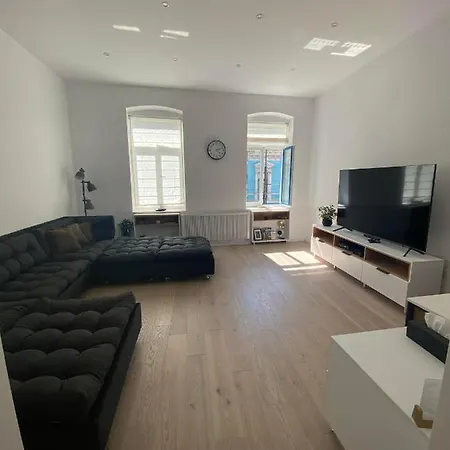 Untold! Lovely 1-Bedroom Rental Unit, Downtown Cluj-Napoca